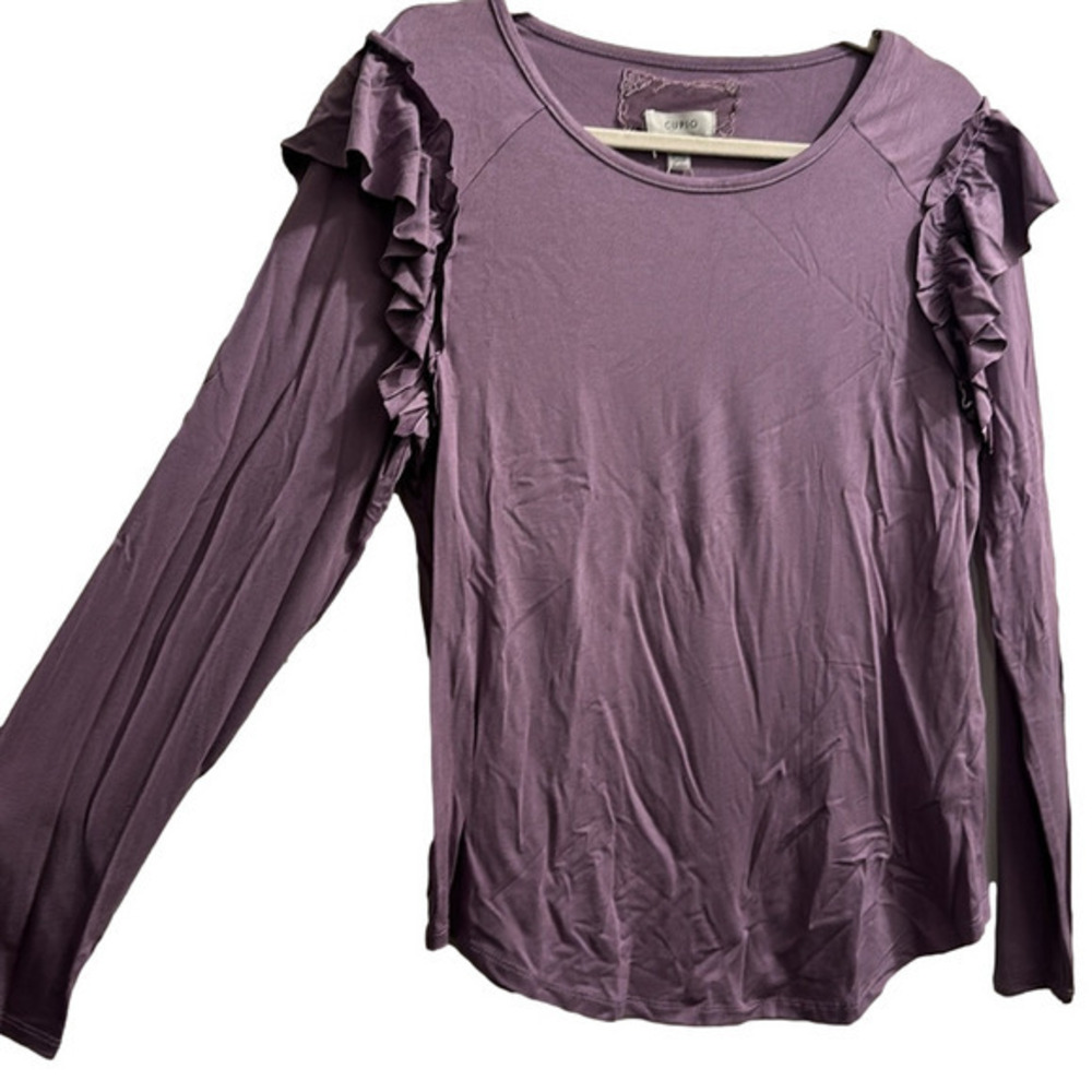 Cupio ruffle shoulder long sleeve top
